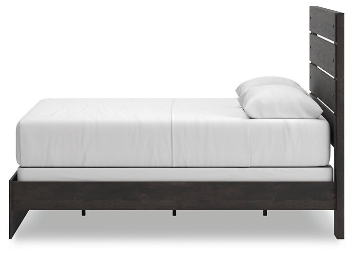 Hollivern Panel Bed With Mirrored Dresser