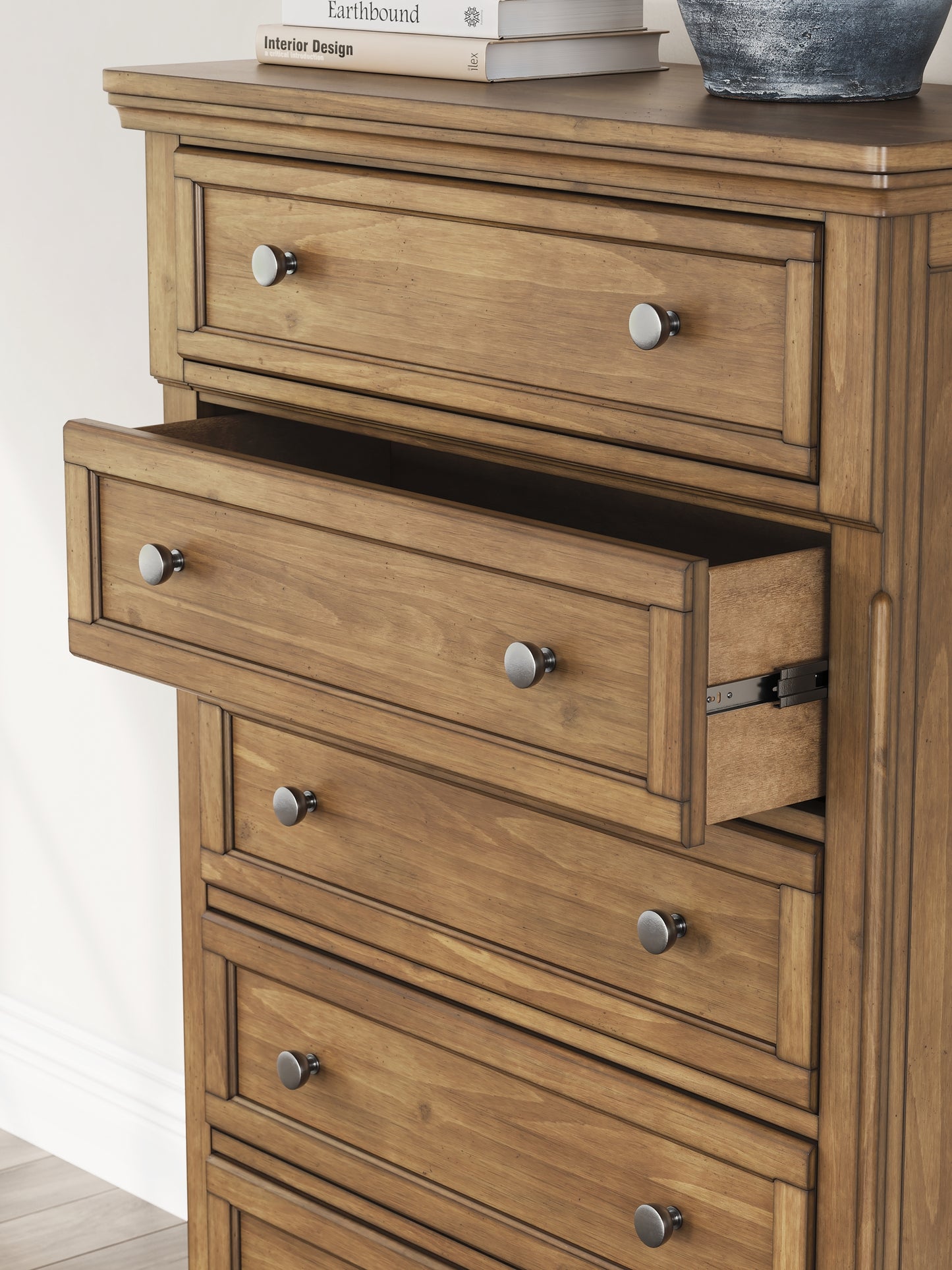 Feddinger Storage Sleigh Bed With Mirrored Dresser And Chest