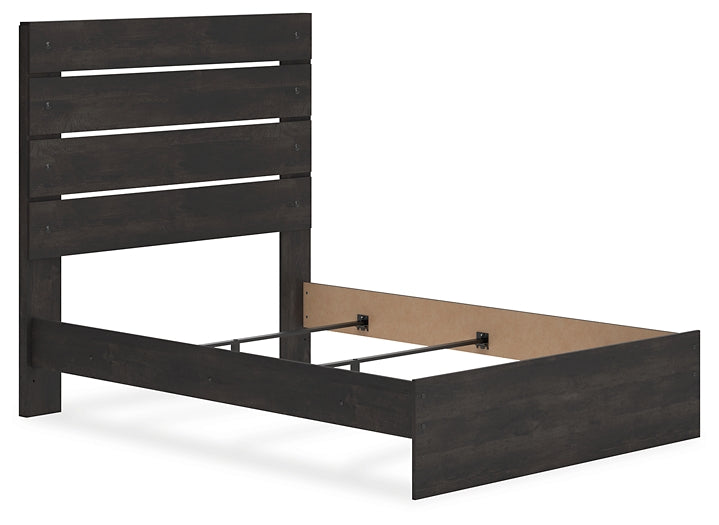 Hollivern Panel Bed With Mirrored Dresser And Nightstand