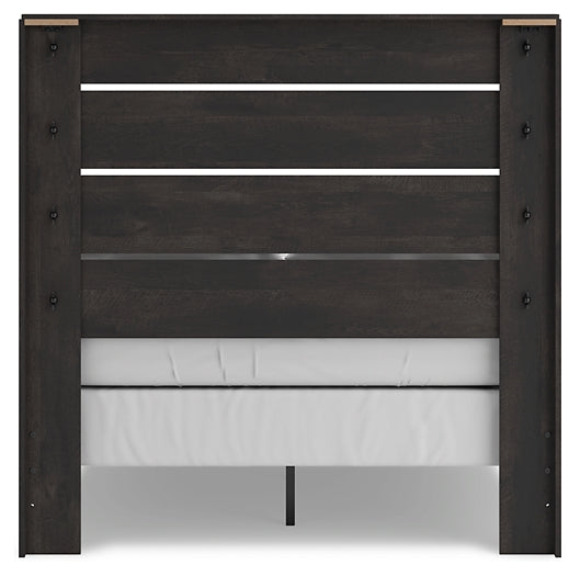 Hollivern Panel Bed With Mirrored Dresser And Nightstand