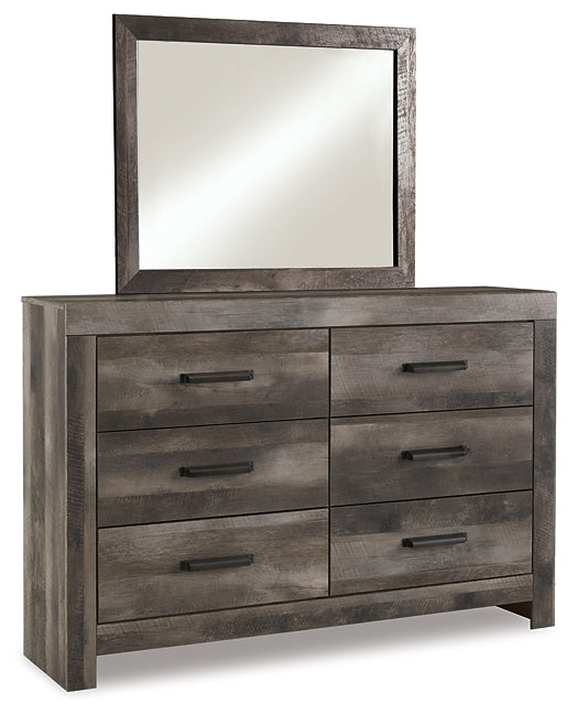 Wynnlow Panel Bed With Mirrored Dresser And Nightstand