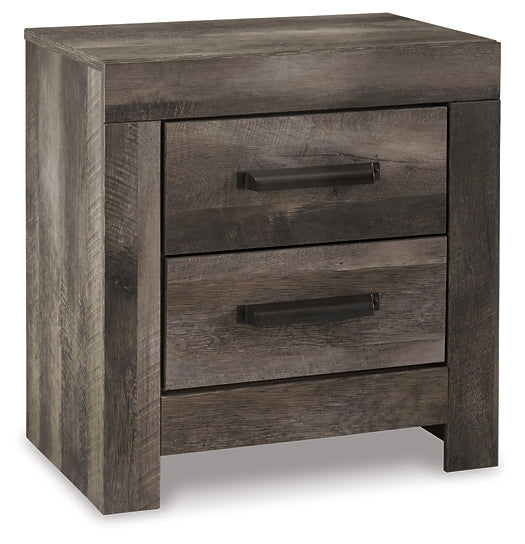 Wynnlow Panel Bed With Mirrored Dresser And Nightstand