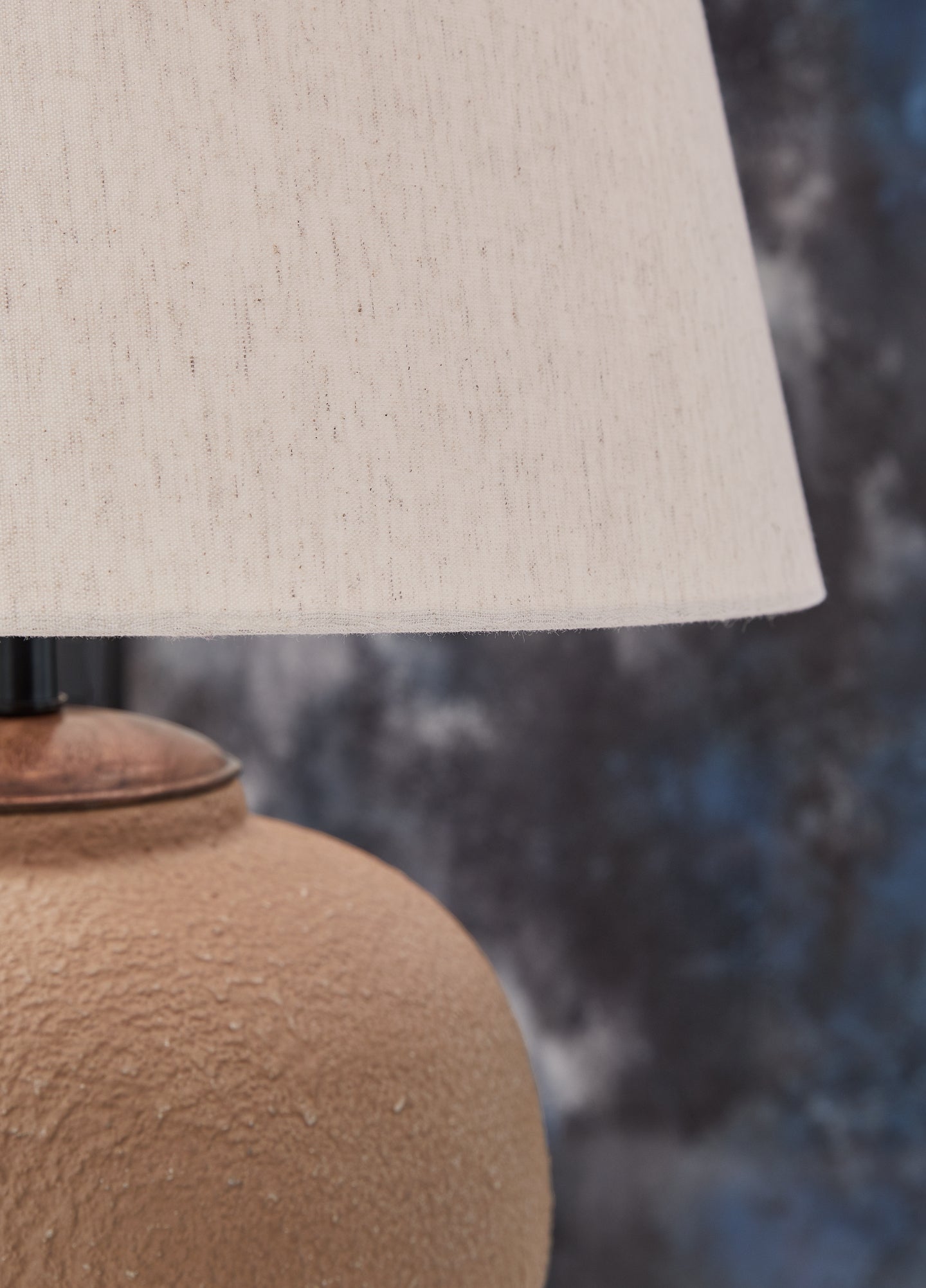 Scantor Metal Table Lamp (1/CN)