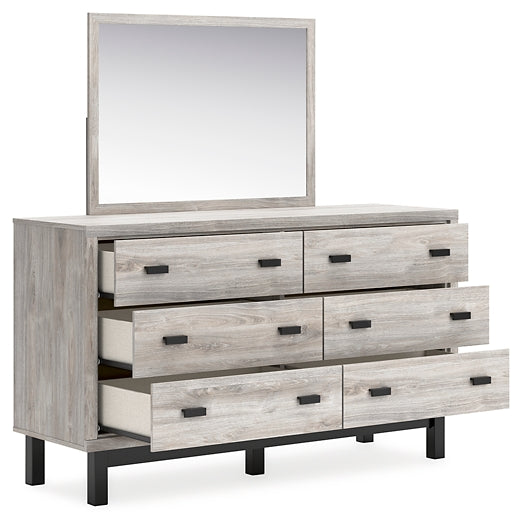 Vessalli Panel Bed With Mirrored Dresser, Chest And 2 Nightstands