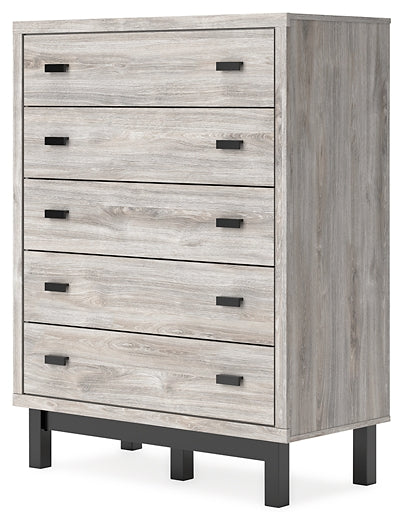 Vessalli Panel Bed With Mirrored Dresser, Chest And 2 Nightstands