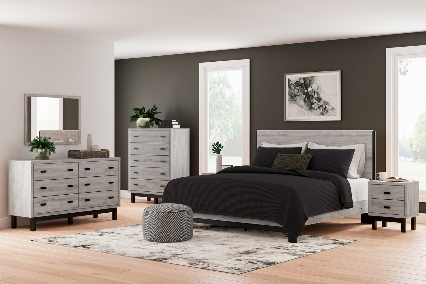 Vessalli Panel Bed With Mirrored Dresser, Chest And 2 Nightstands