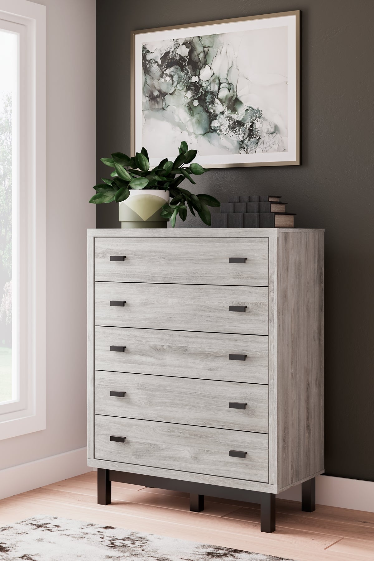 Vessalli Panel Bed With Mirrored Dresser, Chest And 2 Nightstands