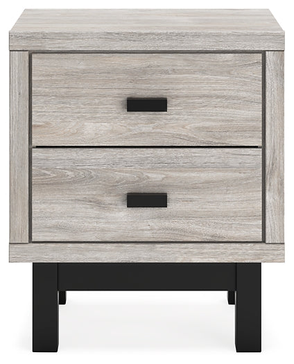 Vessalli Panel Bed With Mirrored Dresser, Chest And Nightstand