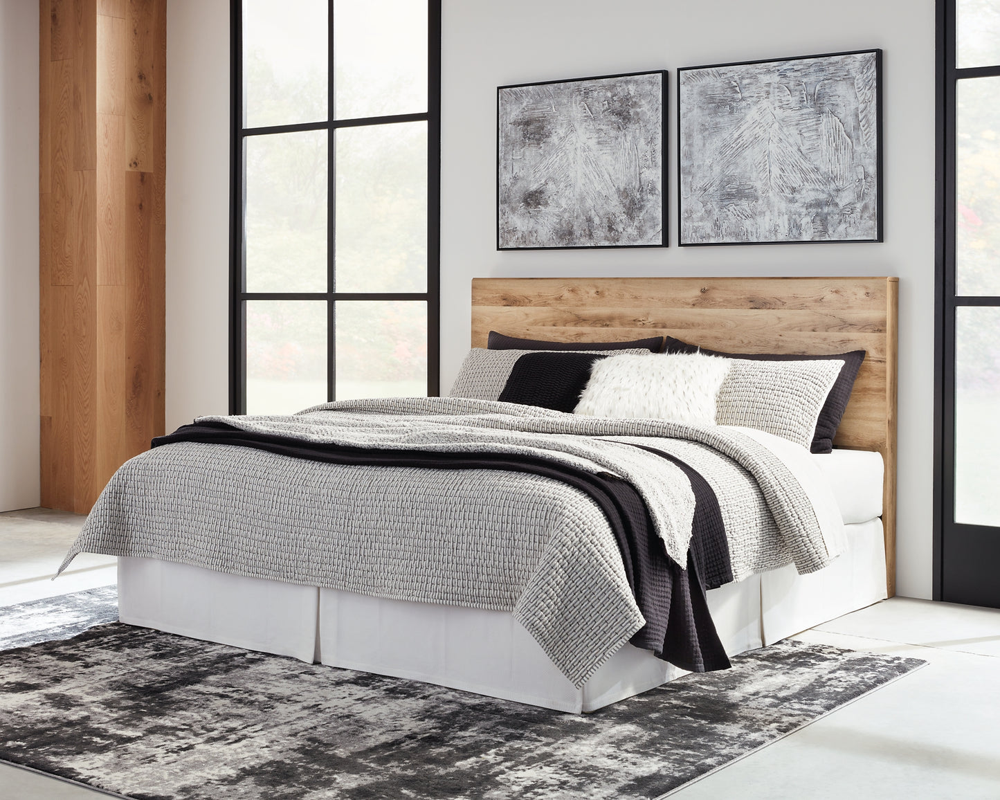 Hyanna Panel Headboard With Mirrored Dresser