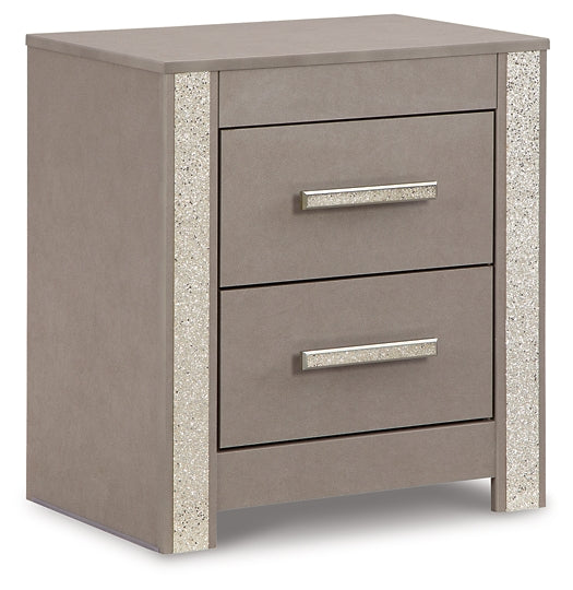 Surancha Panel Bed With Mirrored Dresser And Nightstand