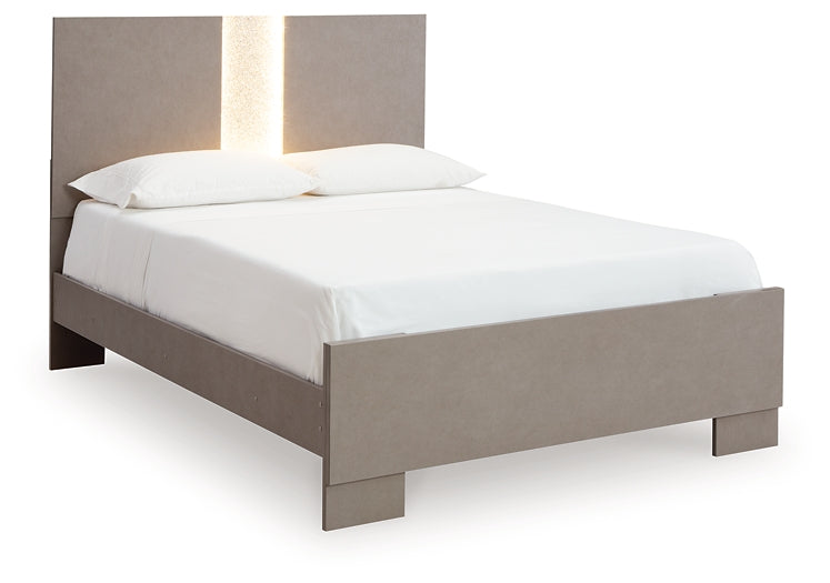 Surancha Panel Bed With Mirrored Dresser And Nightstand