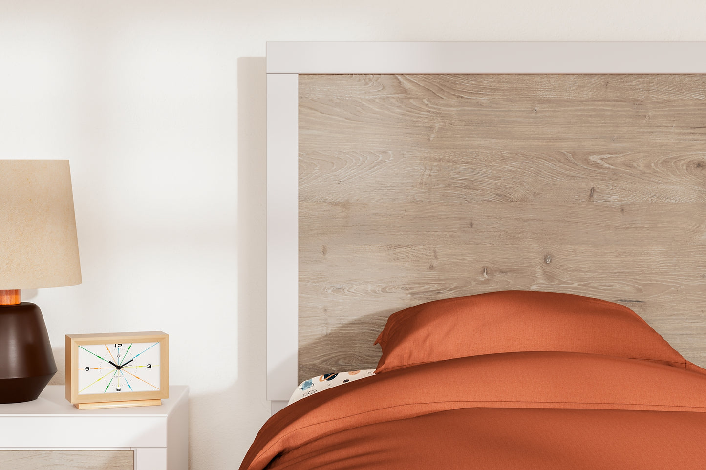 Charbitt Panel Bed With Mirrored Dresser, Chest And 2 Nightstands
