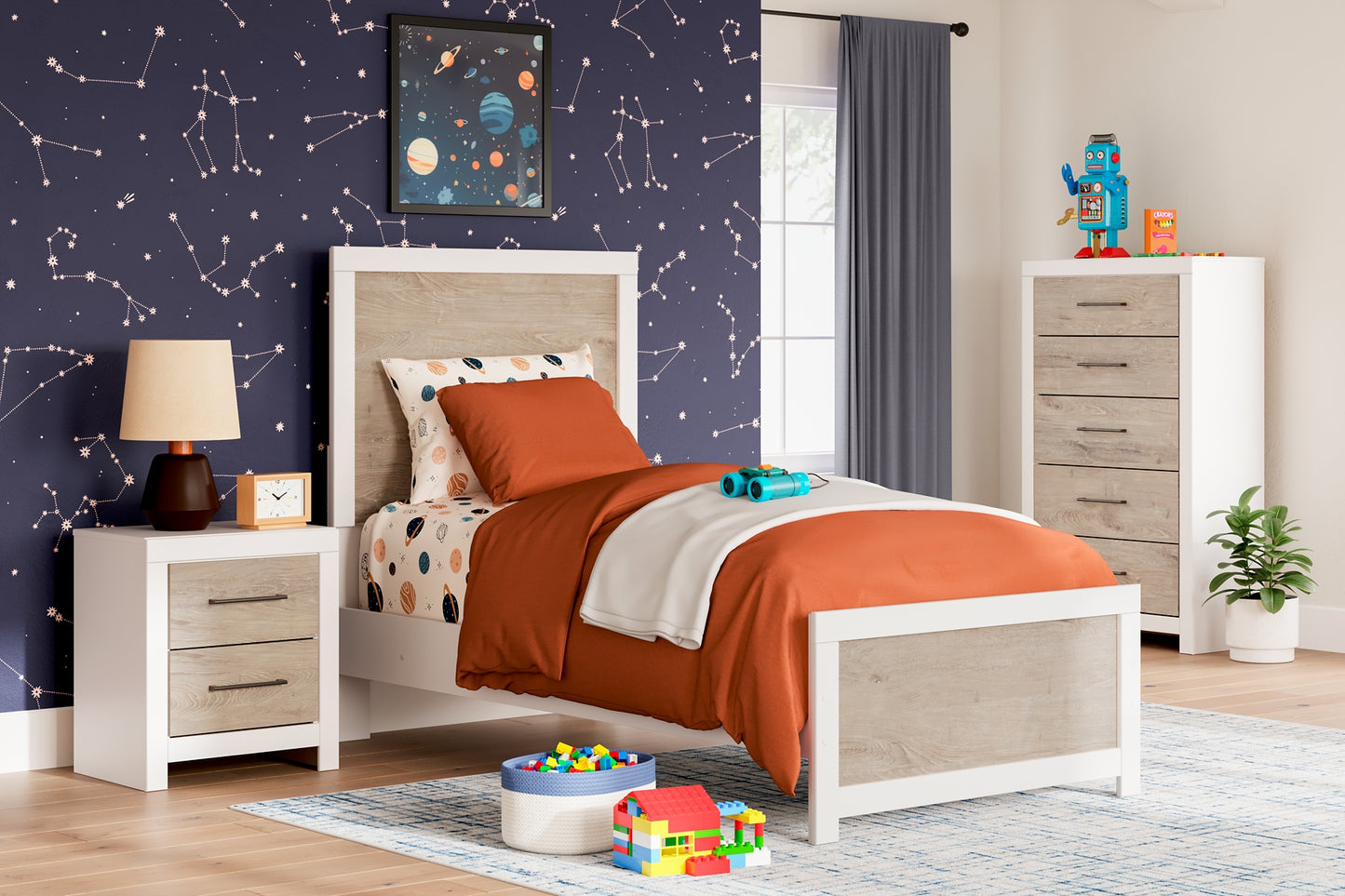 Charbitt Panel Bed With Mirrored Dresser, Chest And 2 Nightstands