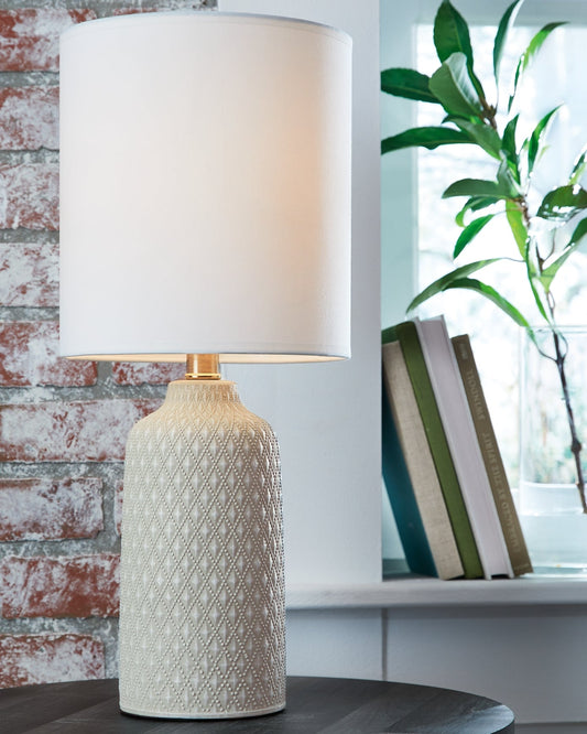 Donnford Ceramic Table Lamp (1/CN) Rent Wise Rent To Own Jacksonville, Florida