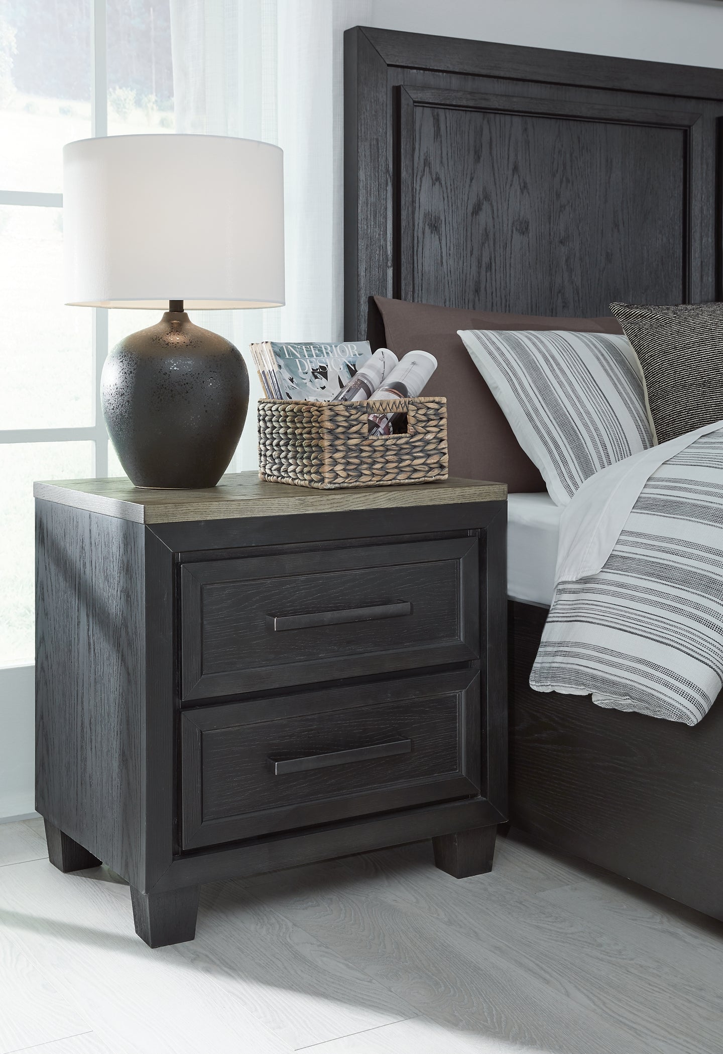 Foyland California King Panel Storage Bed with Mirrored Dresser, Chest and 2 Nightstands Rent Wise Rent To Own Jacksonville, Florida