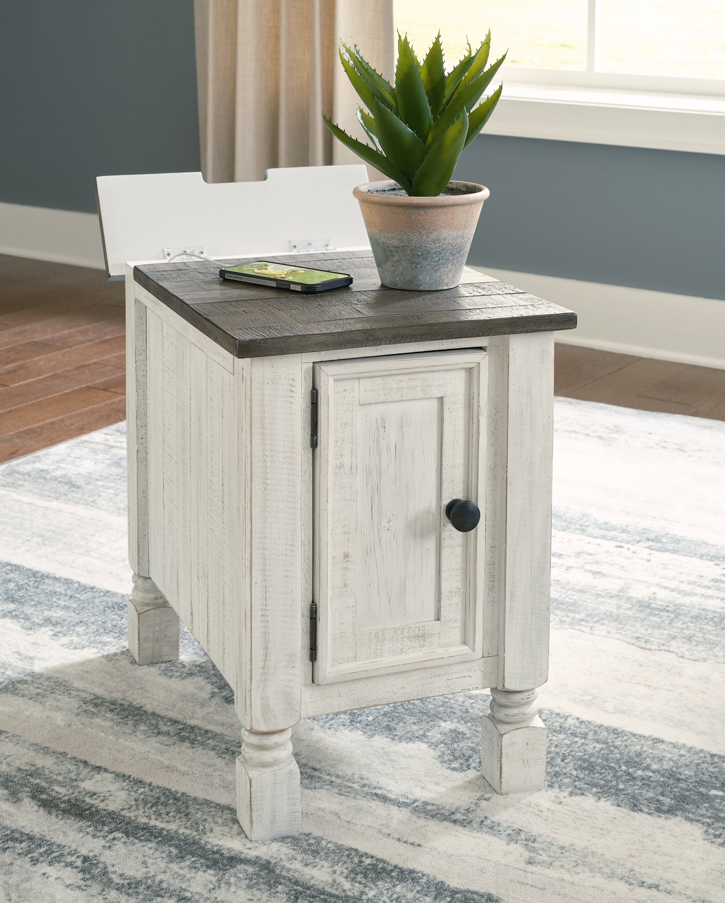 Havalance Chair Side End Table Rent Wise Rent To Own Jacksonville, Florida