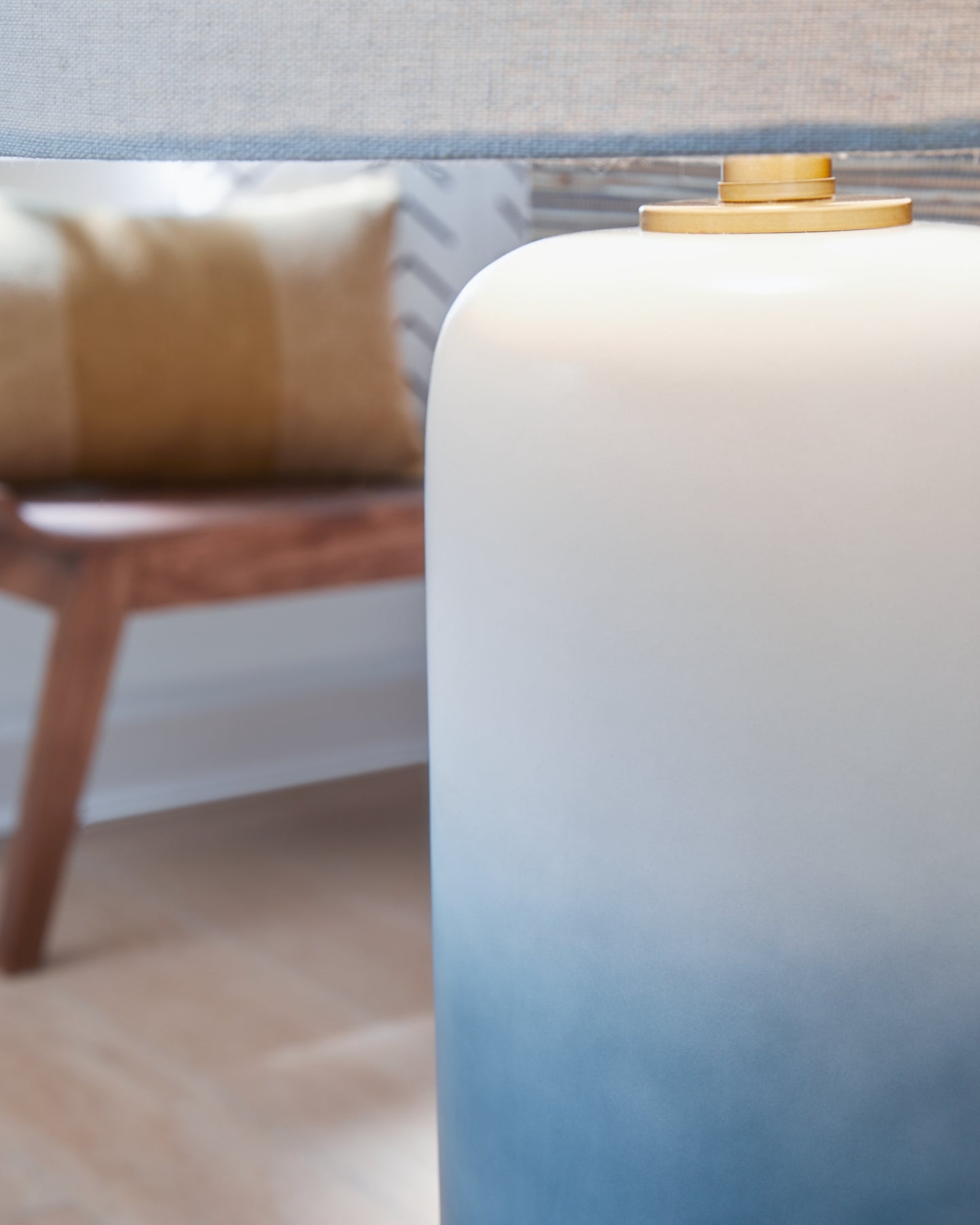 Lemrich Ceramic Table Lamp (1/CN) Rent Wise Rent To Own Jacksonville, Florida