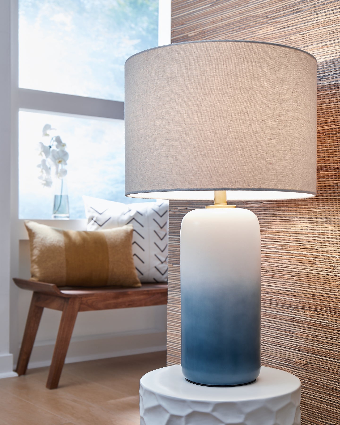 Lemrich Ceramic Table Lamp (1/CN) Rent Wise Rent To Own Jacksonville, Florida
