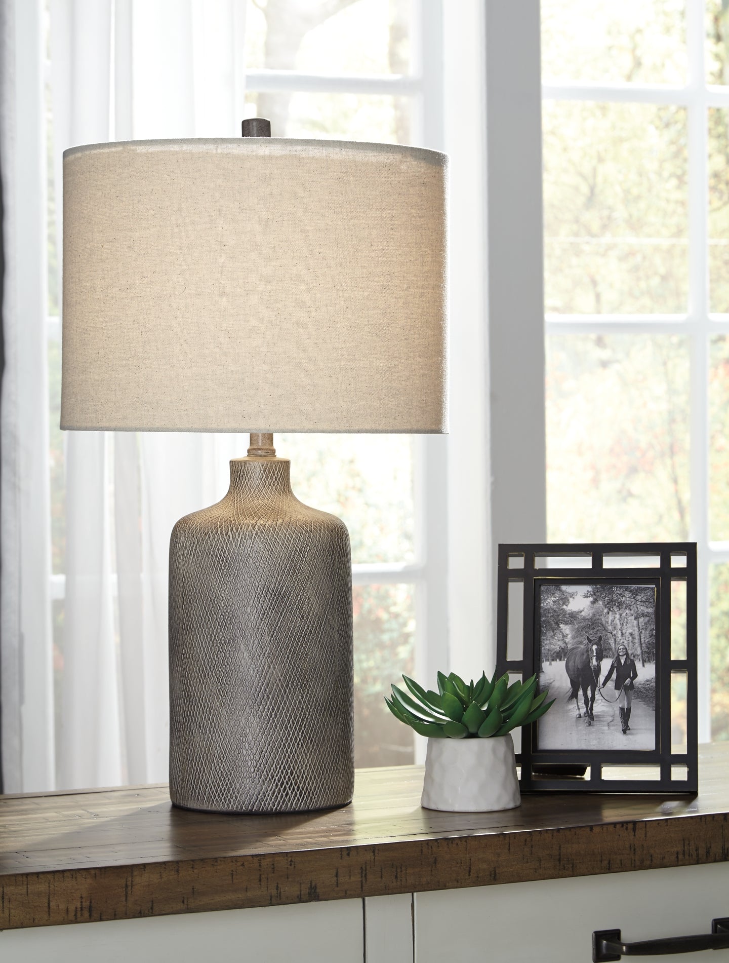 Linus Ceramic Table Lamp (1/CN) Rent Wise Rent To Own Jacksonville, Florida