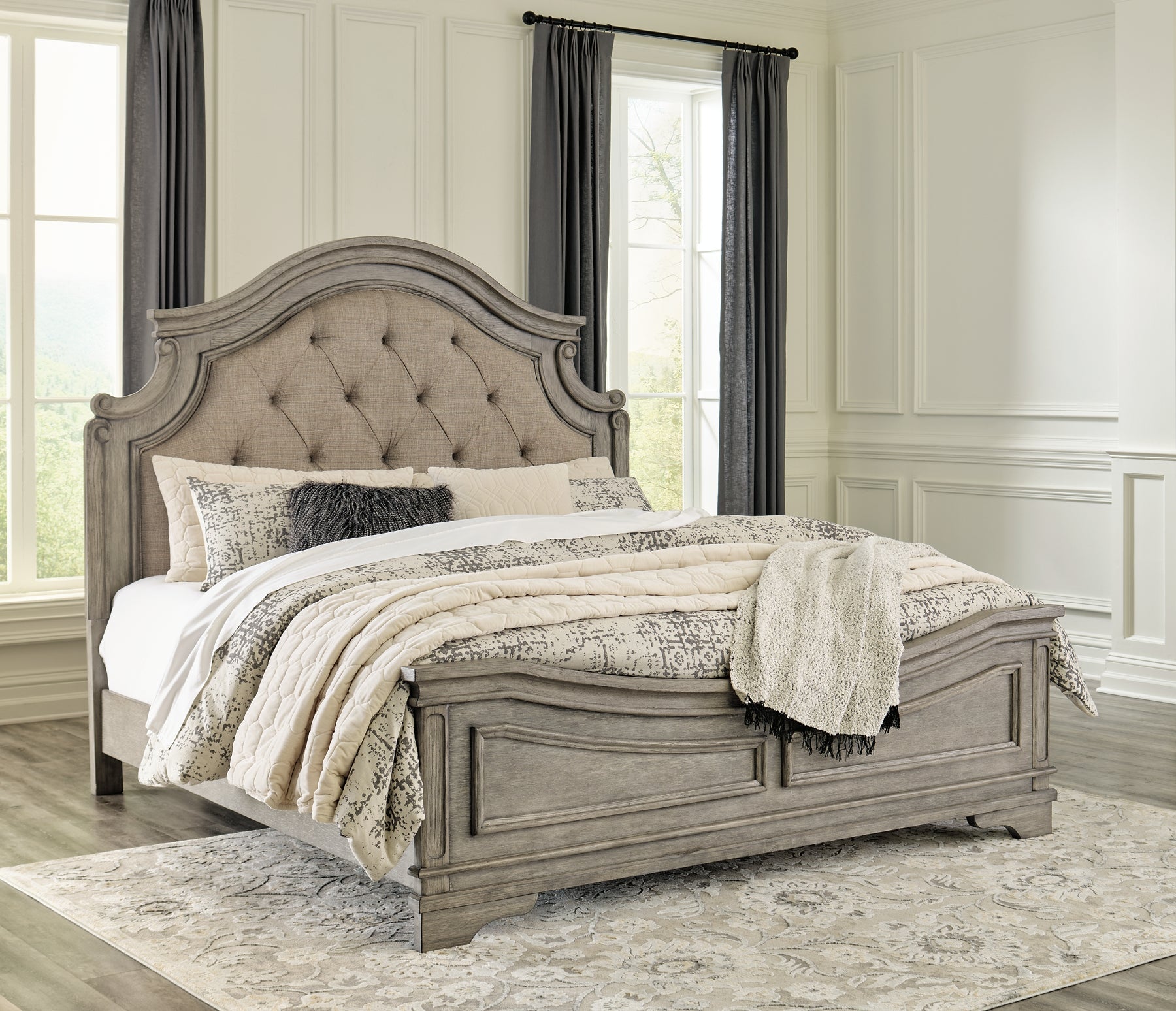 Lodenbay California King Panel Bed with Mirrored Dresser and Chest Rent Wise Rent To Own Jacksonville, Florida