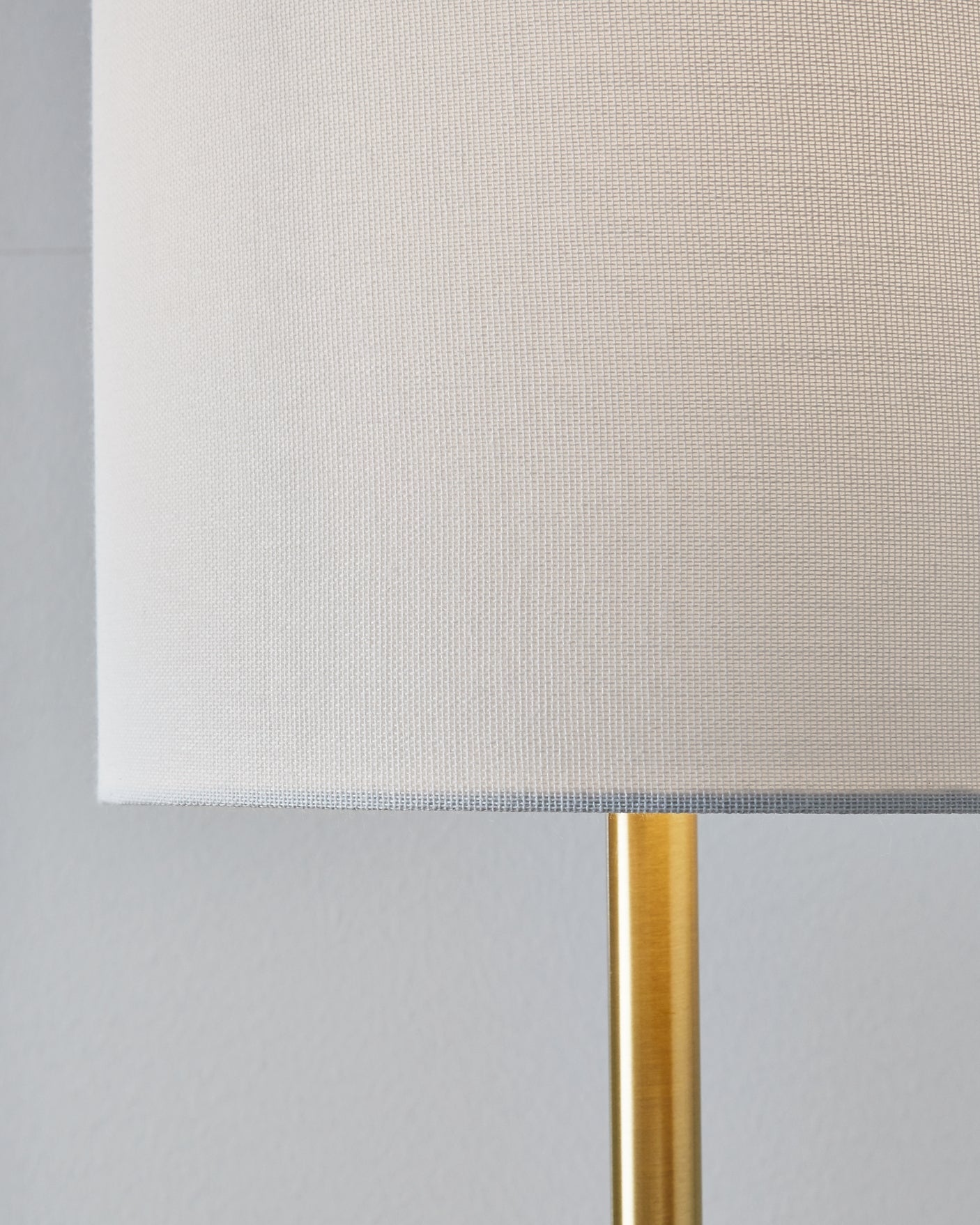 Maywick Metal Table Lamp (1/CN) Rent Wise Rent To Own Jacksonville, Florida