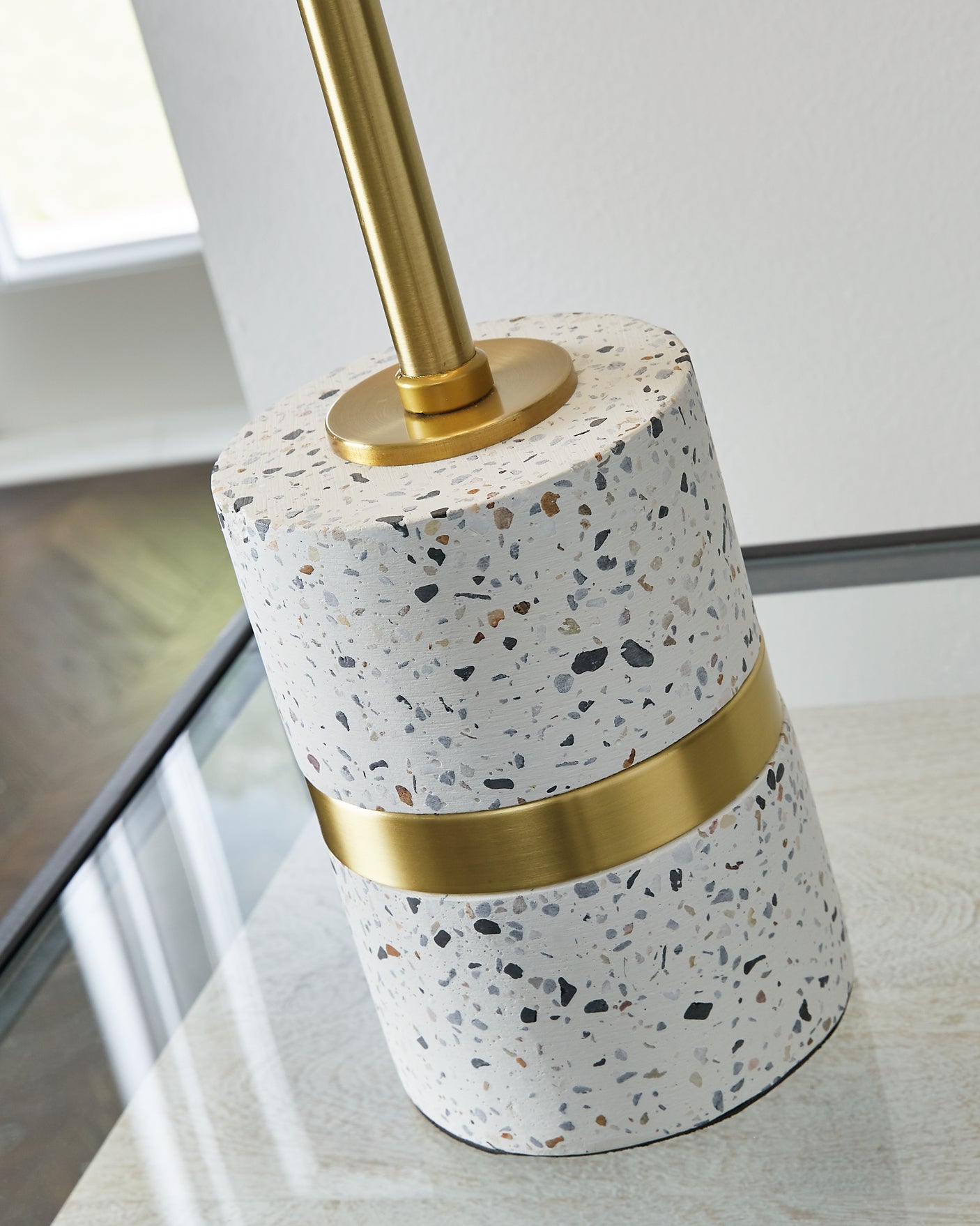 Maywick Metal Table Lamp (1/CN) Rent Wise Rent To Own Jacksonville, Florida