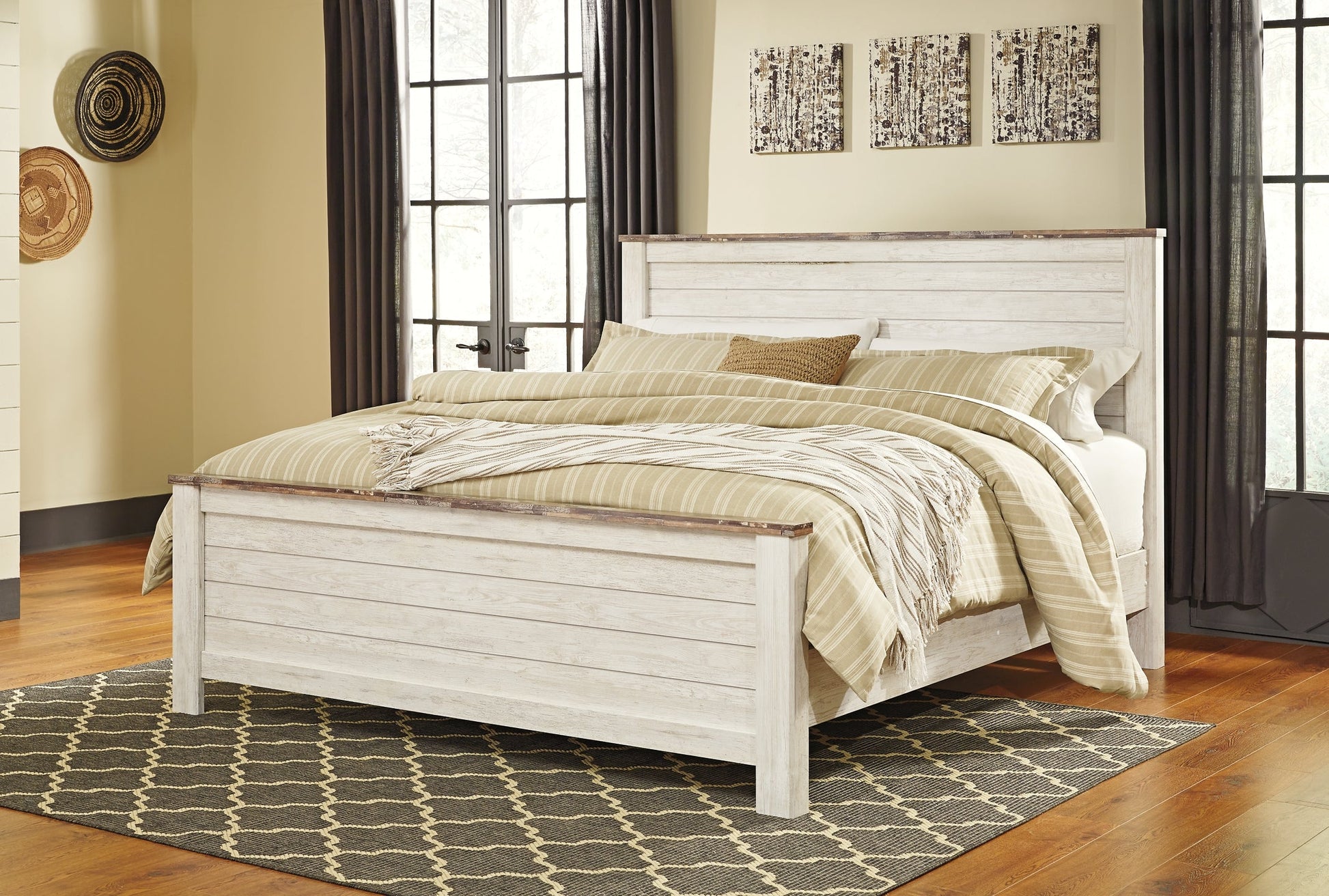 Willowton California King Panel Bed with Mirrored Dresser and 2 Nightstands Rent Wise Rent To Own Jacksonville, Florida