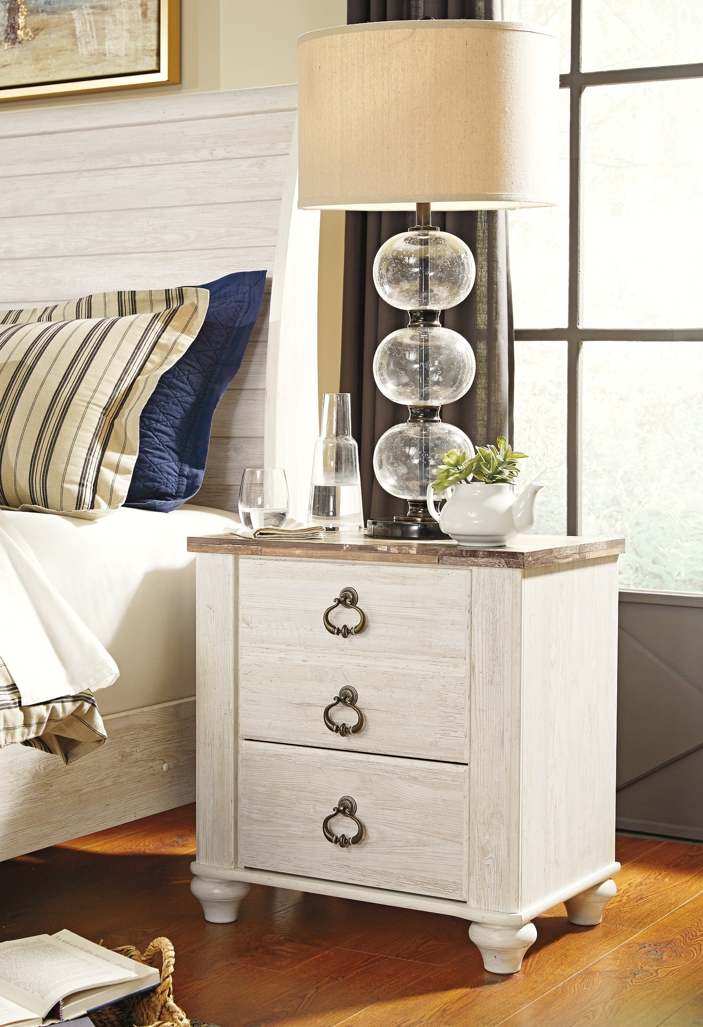 Willowton California King Panel Bed with Mirrored Dresser and 2 Nightstands Rent Wise Rent To Own Jacksonville, Florida