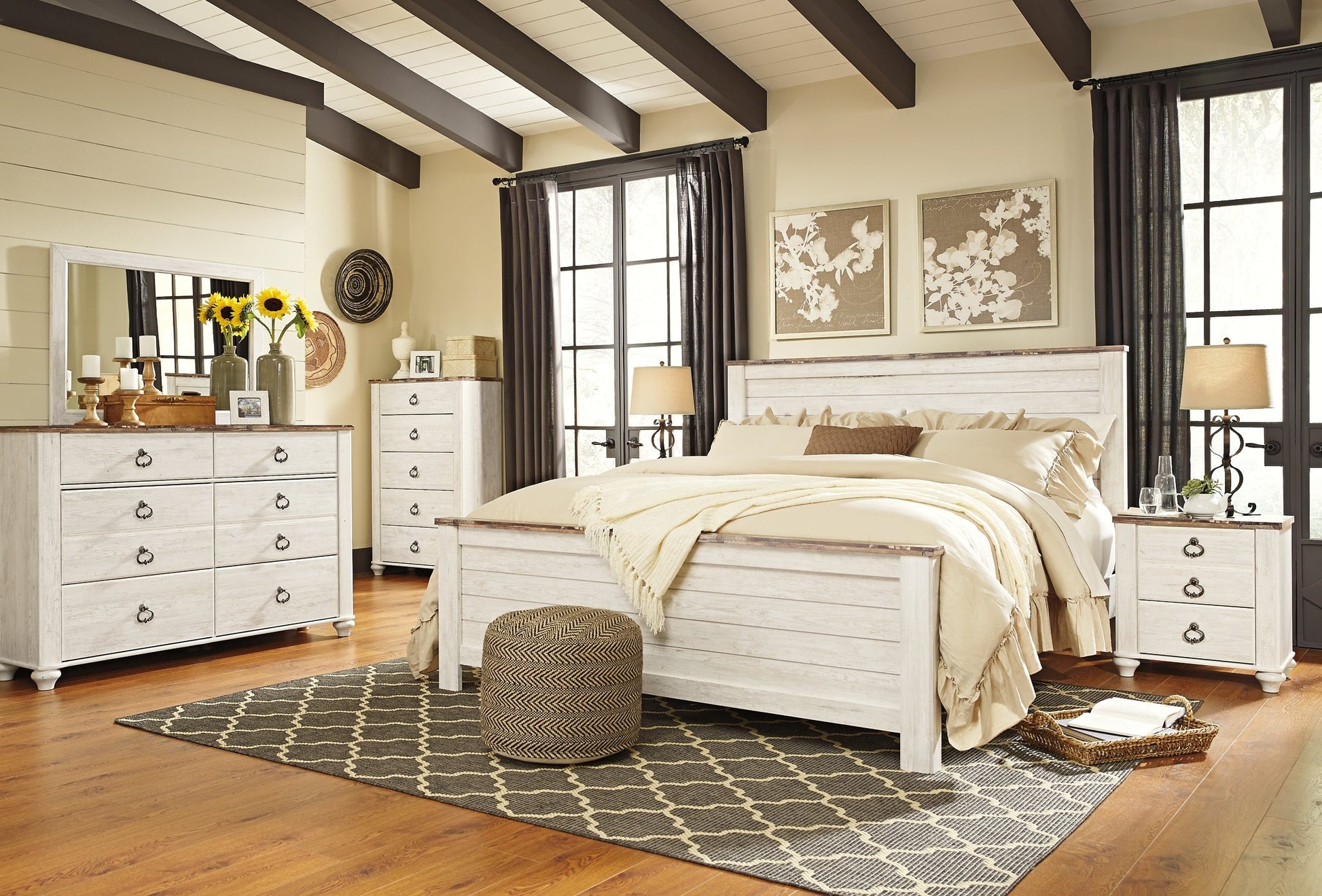 Willowton Queen Panel Bed with Mirrored Dresser, Chest and Nightstand Rent Wise Rent To Own Jacksonville, Florida