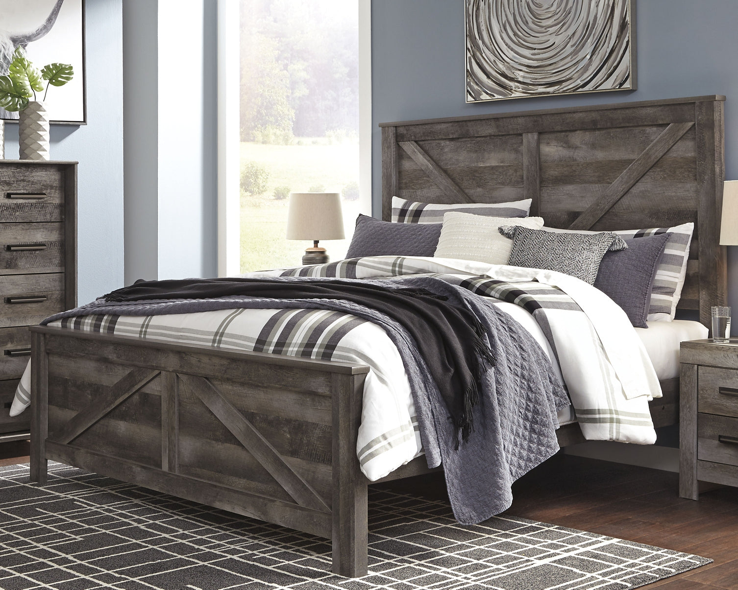 Wynnlow King Crossbuck Panel Bed with Mirrored Dresser, Chest and Nightstand Rent Wise Rent To Own Jacksonville, Florida