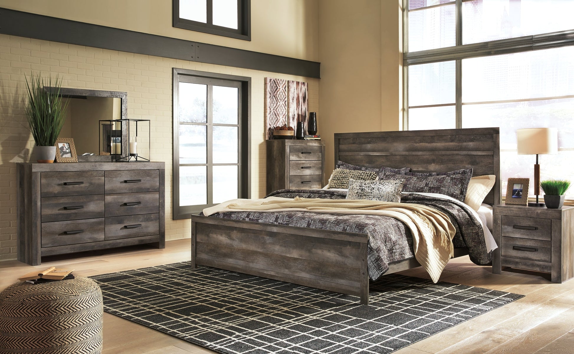 Wynnlow King Panel Bed with Mirrored Dresser, Chest and Nightstand Rent Wise Rent To Own Jacksonville, Florida