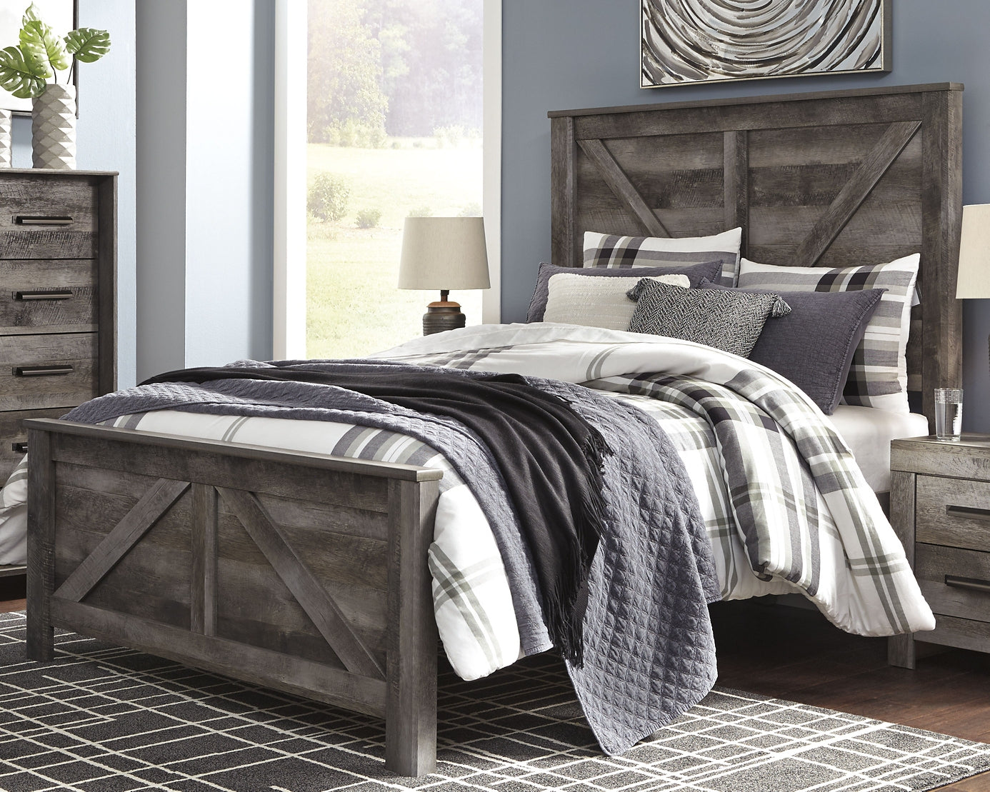 Wynnlow Queen Crossbuck Panel Bed with Mirrored Dresser, Chest and Nightstand Rent Wise Rent To Own Jacksonville, Florida