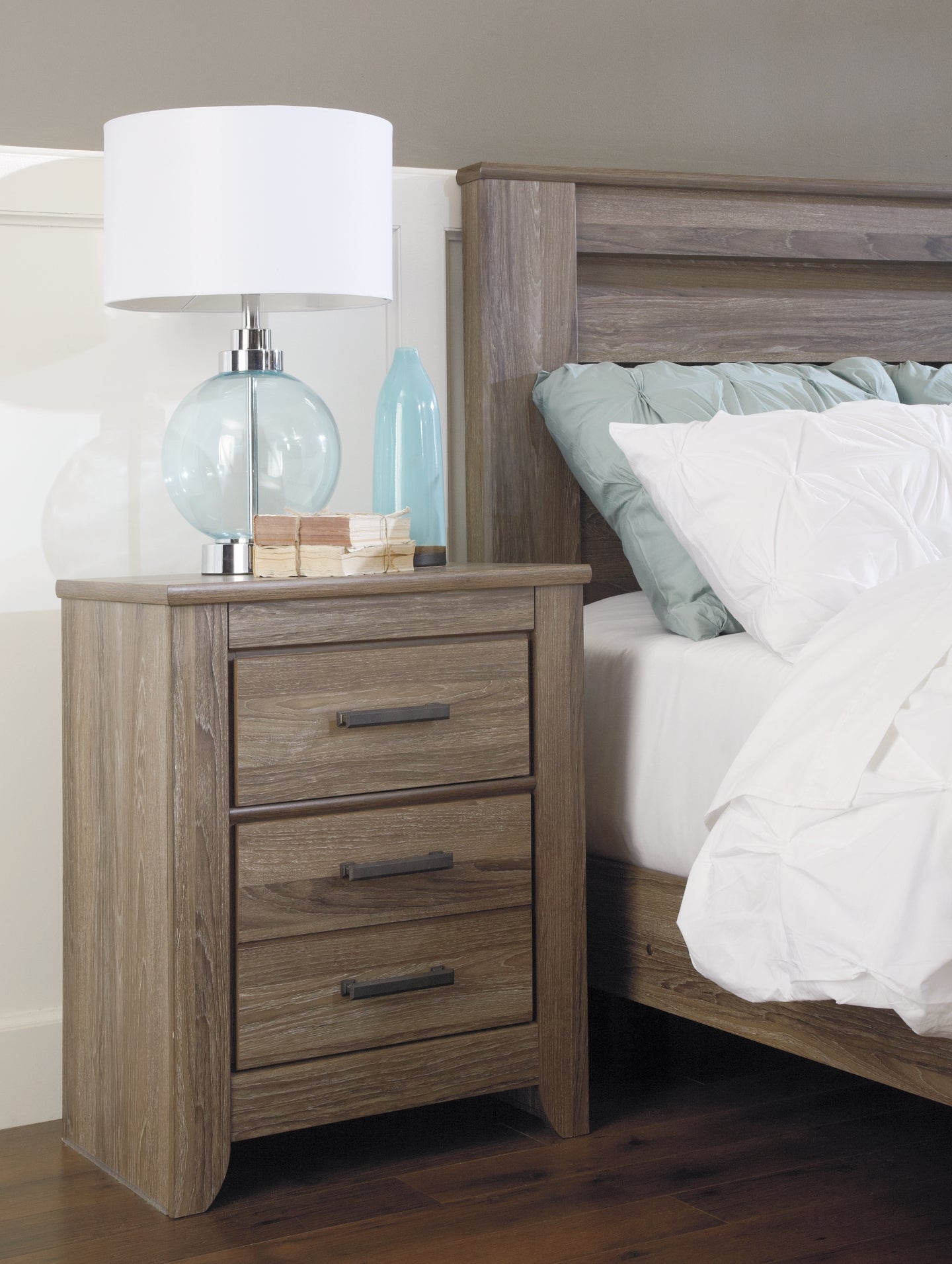 Zelen King/California King Panel Headboard with Mirrored Dresser and 2 Nightstands Rent Wise Rent To Own Jacksonville, Florida