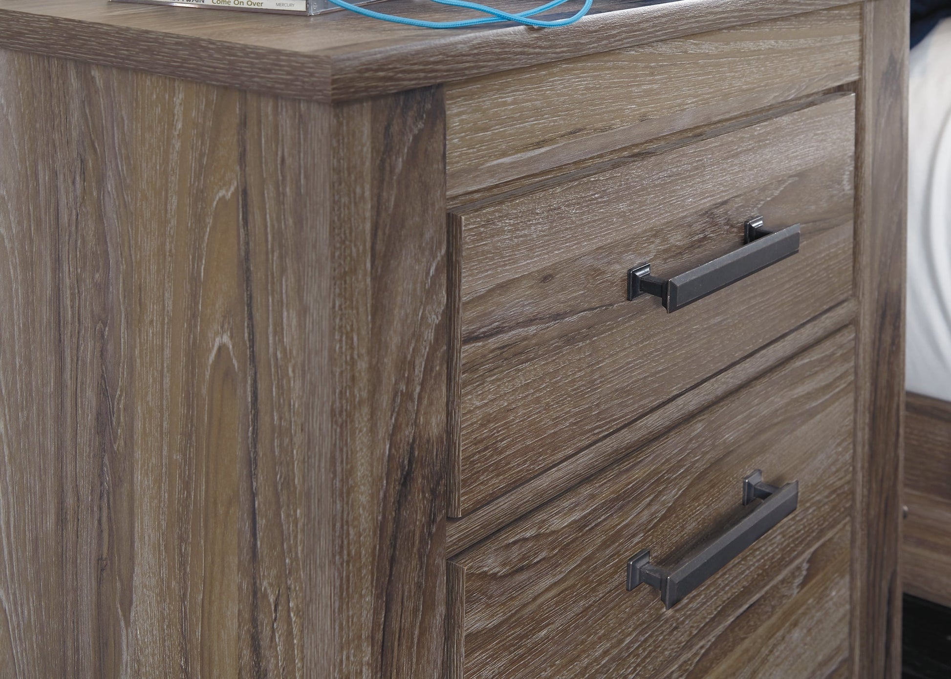 Zelen King Panel Bed with Mirrored Dresser, Chest and Nightstand Rent Wise Rent To Own Jacksonville, Florida