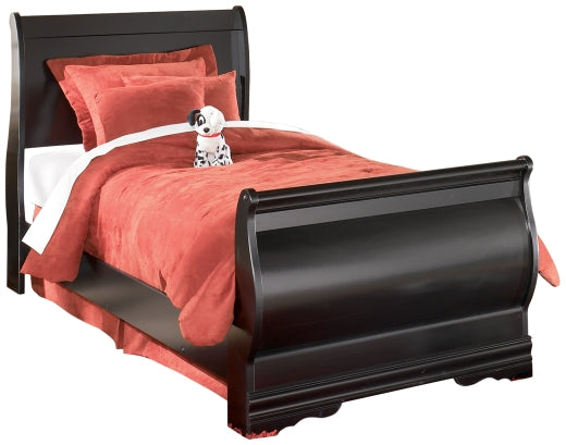Huey Vineyard  Sleigh Bed With Mirrored Dresser And Chest