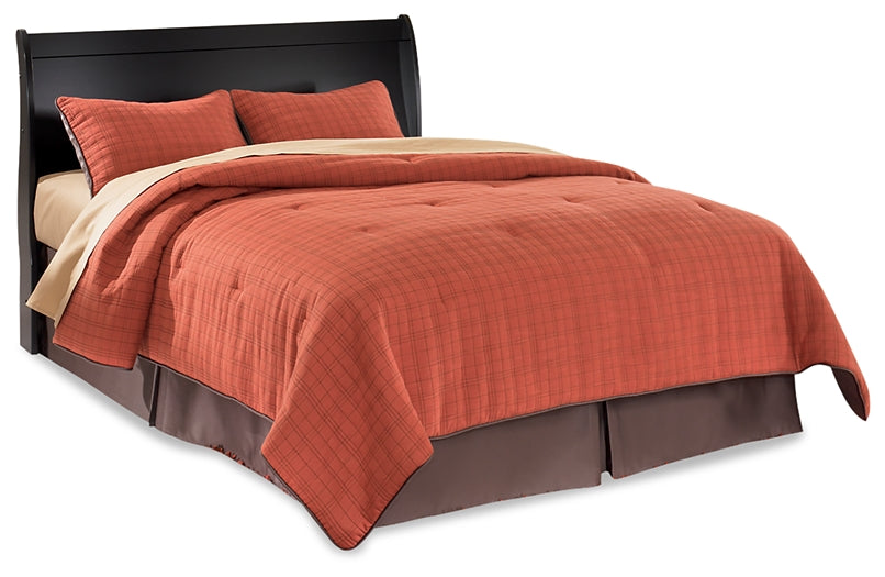 Huey Vineyard  Sleigh Headboard Bed With Mirrored Dresser