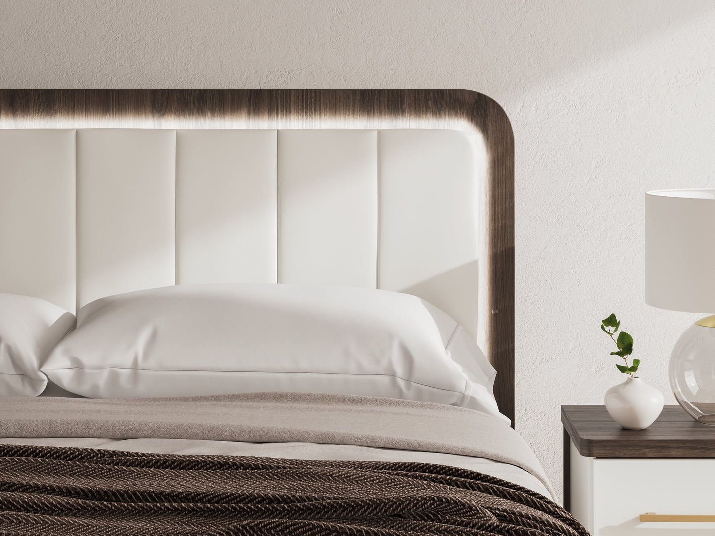 Kendanport  Upholstered Bed
