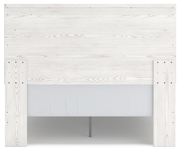Gerridan  Panel Bed With Mirrored Dresser And Nightstand