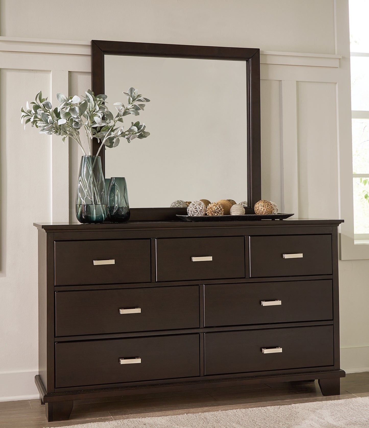 Covetown  Panel Bed With Mirrored Dresser And Chest