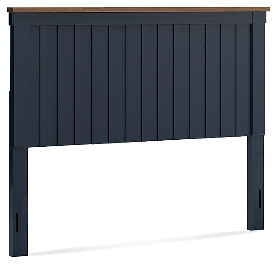 Landocken  Panel Headboard With Mirrored Dresser And Nightstand