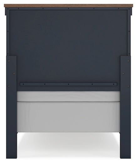 Landocken  Panel Headboard With Mirrored Dresser And Chest