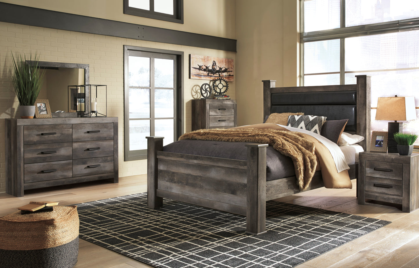 Wynnlow  Upholstered Poster Bed, Dresser And Mirror