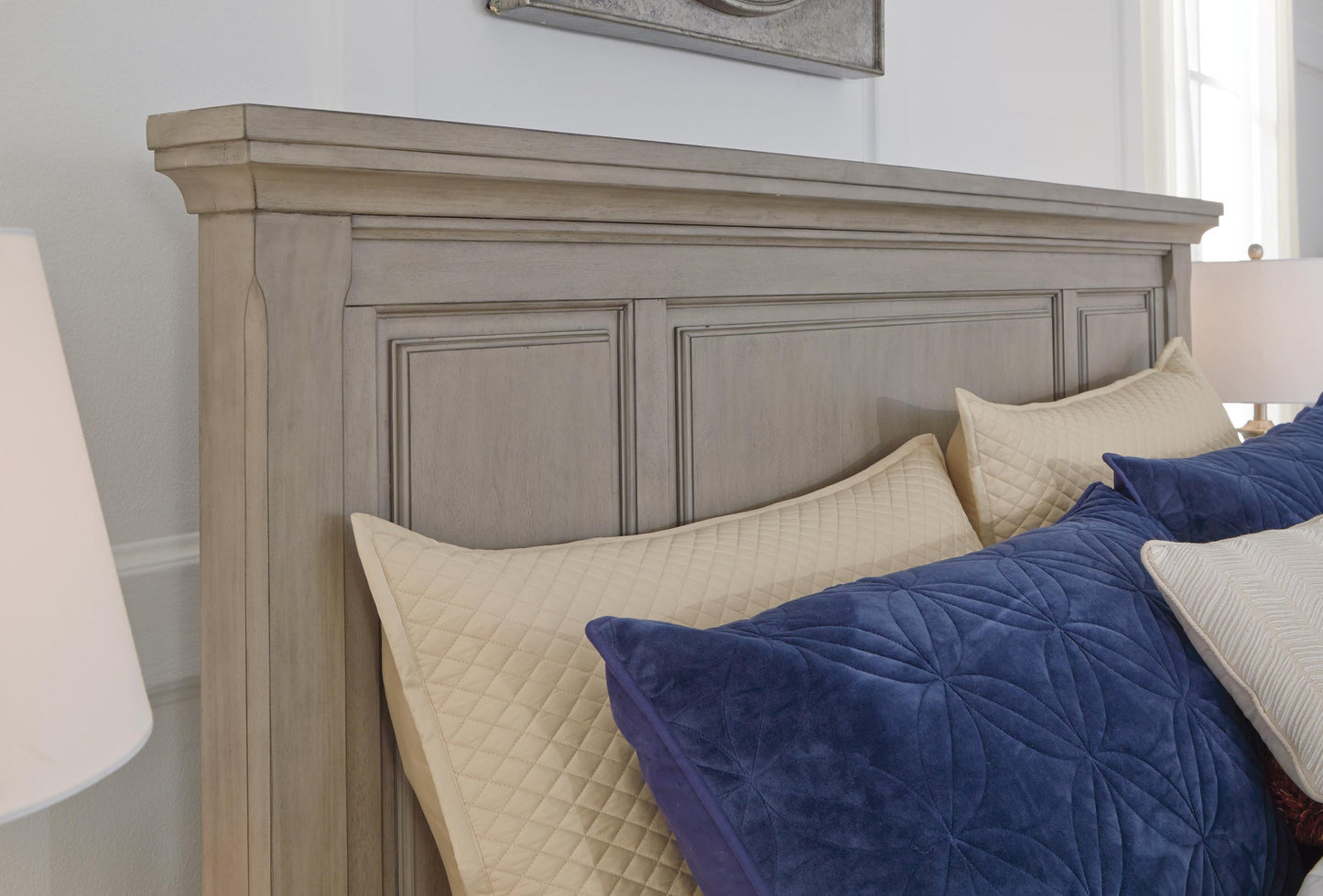 Lettner  Sleigh Bed With 2 Storage Drawers