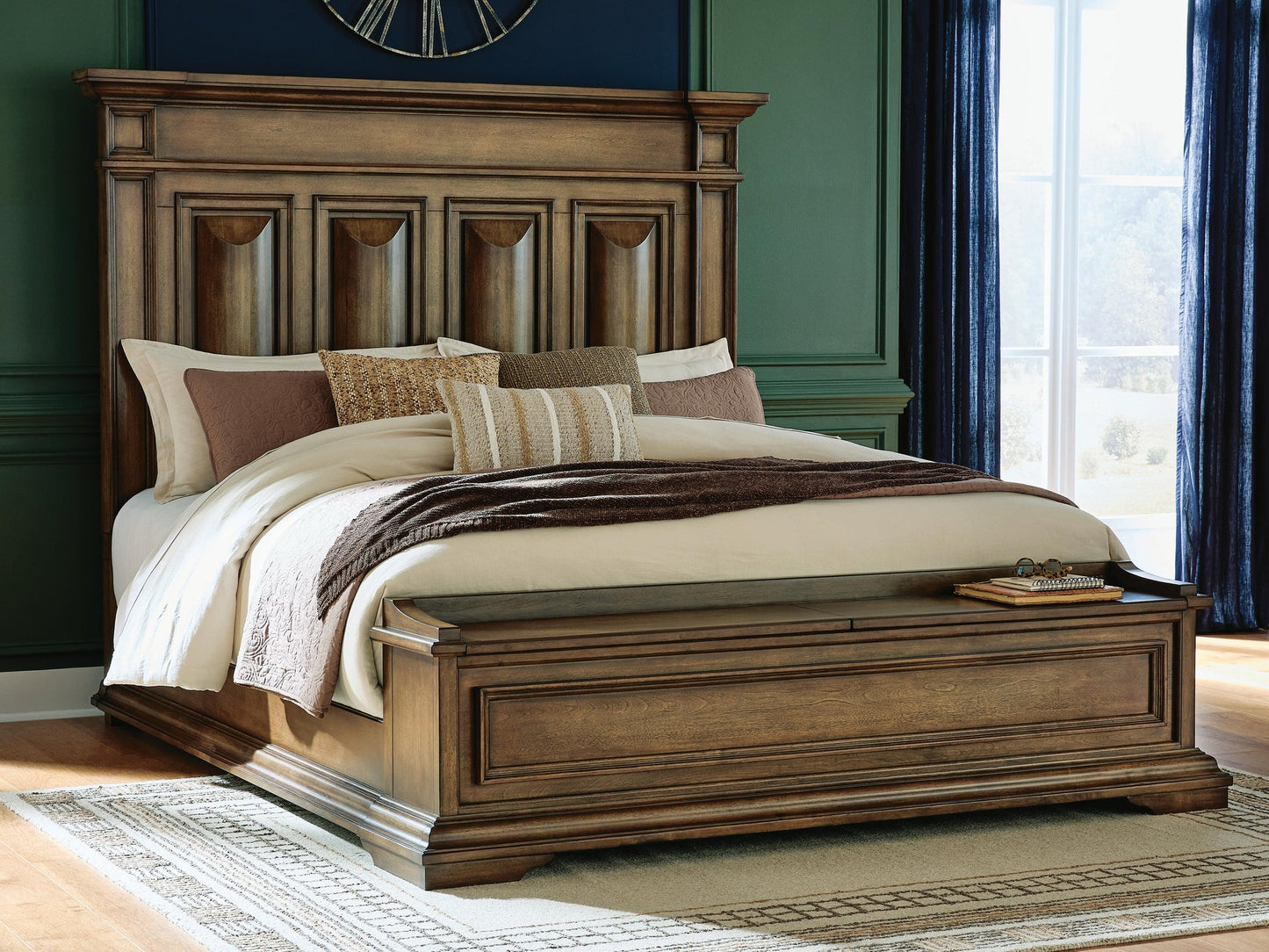 Frantanna  Panel Storage Bed