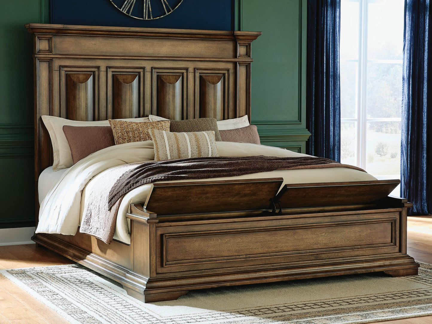 Frantanna  Panel Storage Bed