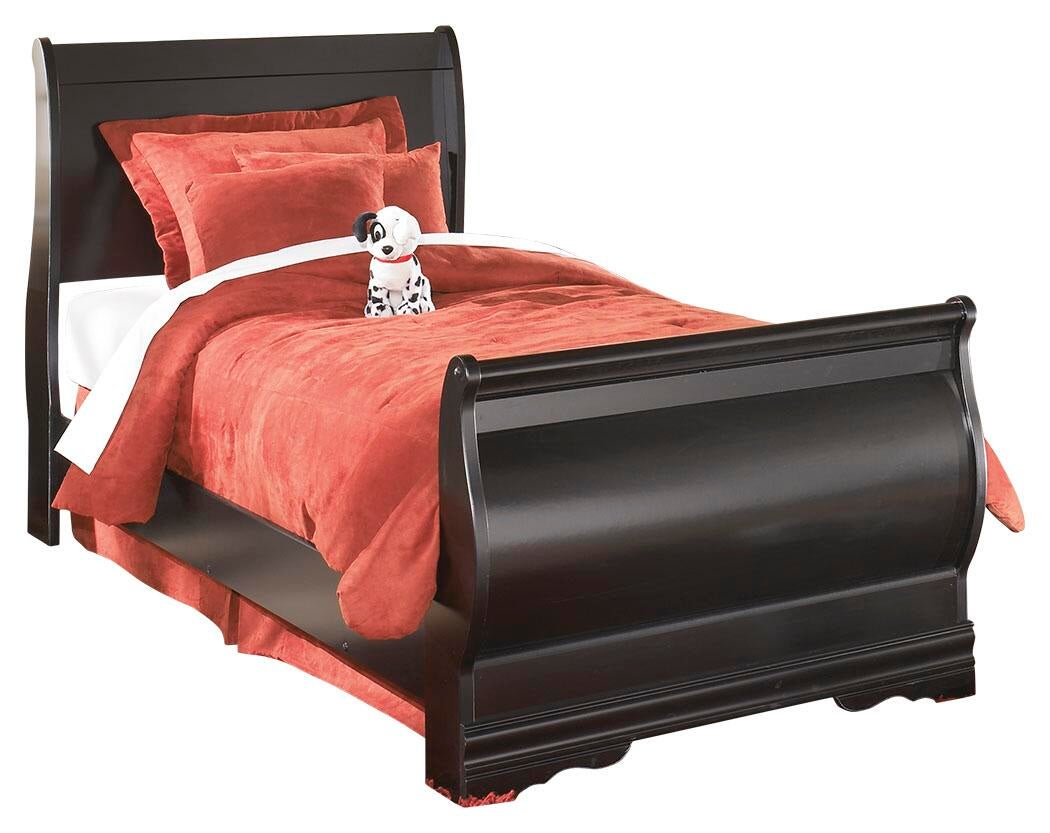 Huey Vineyard  Sleigh Bed With Mirrored Dresser