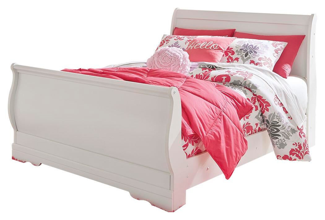 Anarasia  Sleigh Bed With Mirrored Dresser