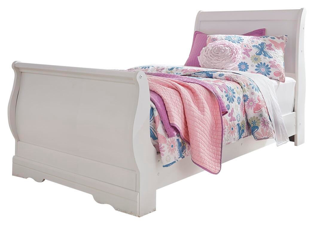 Anarasia  Sleigh Bed With Mirrored Dresser, Chest And Nightstand