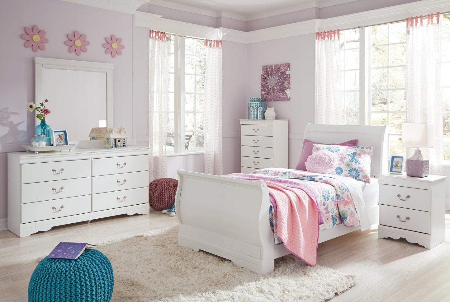 Anarasia  Sleigh Bed With Mirrored Dresser, Chest And Nightstand