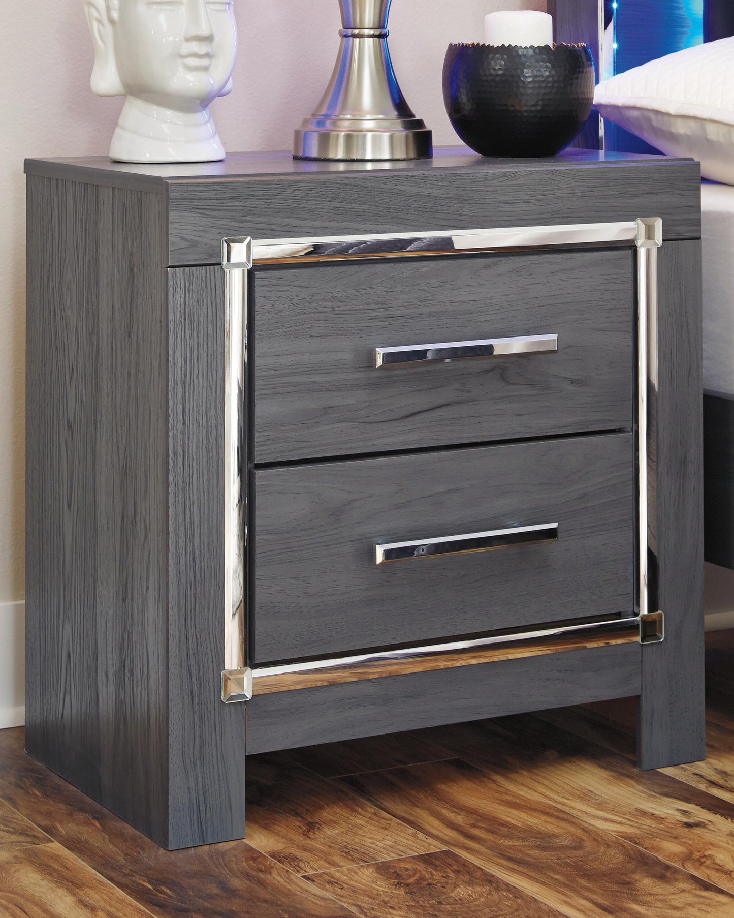 Lodanna  Upholstered Panel Headboard Bed With Mirrored Dresser, Chest And Nightstand